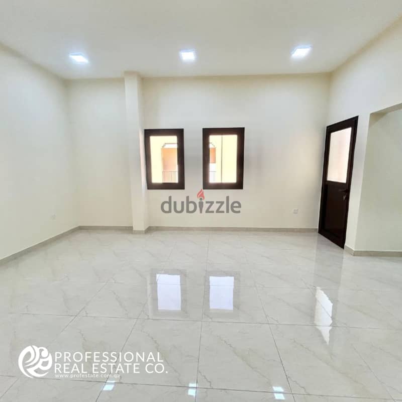 Unfurnished | 5 Bedroom Compound Villa in Al Markhiya 1