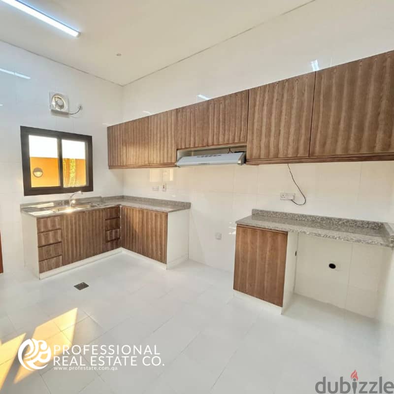 Unfurnished | 5 Bedroom Compound Villa in Al Markhiya 7