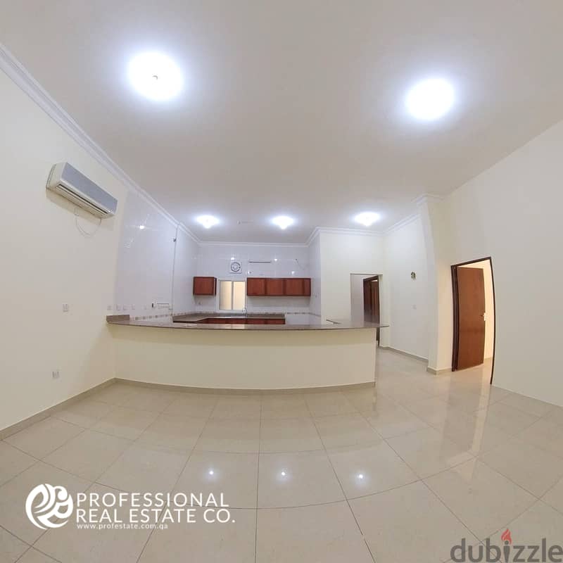 Unfurnished | 4 BHK Apartment in Al Nasser | For Bachelors 0