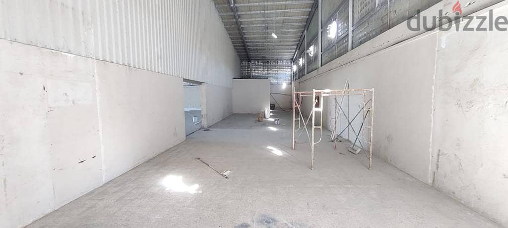 1000 Steel and Aluminum Workshop & 5 Room For Rent 3