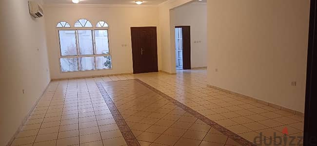 Freestanding Very Spacious 5 Mater Bedroom Villa