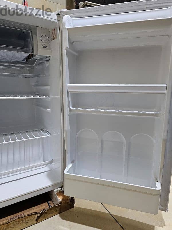 LG SMALL FRIDGE 4