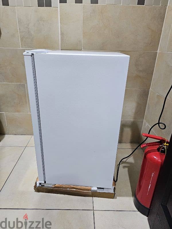 LG SMALL FRIDGE 5