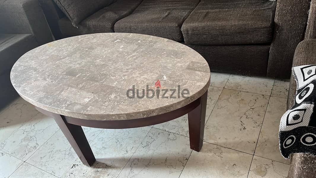 Oval shaped tea table with natural marble finish Qr 200 0