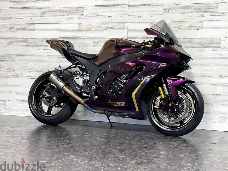 2023 Kawasaki Ninja ZX-10R 1