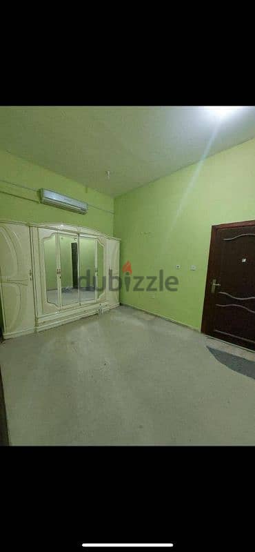 rooms available in Azizia