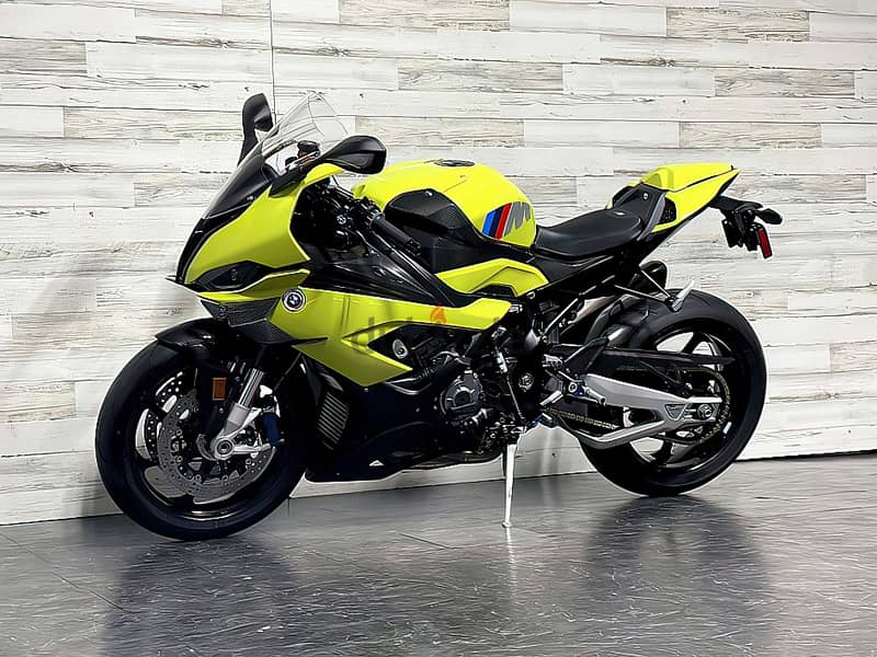 2022 BMW M1000 RR (+971561943867) 1