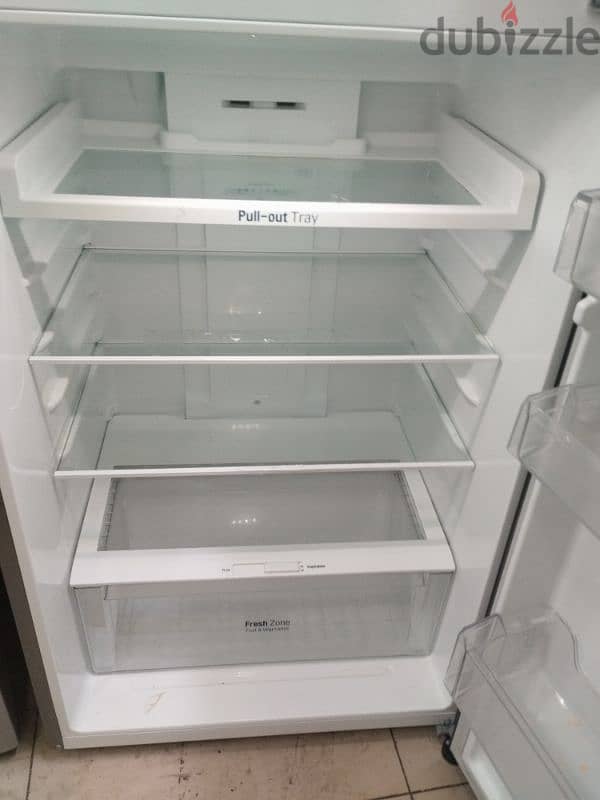 LG Fridge For Sale in very good condition 4