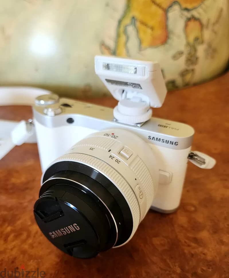 Samsung NX NX300 20.3MP Digital Camera - White (Kit w/ ED II 20-50mm 2