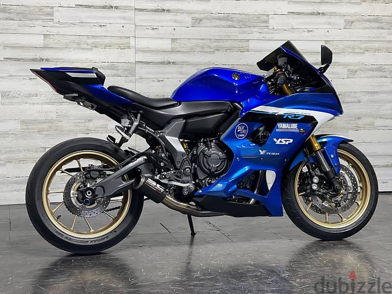 2022 Yamaha R7 1