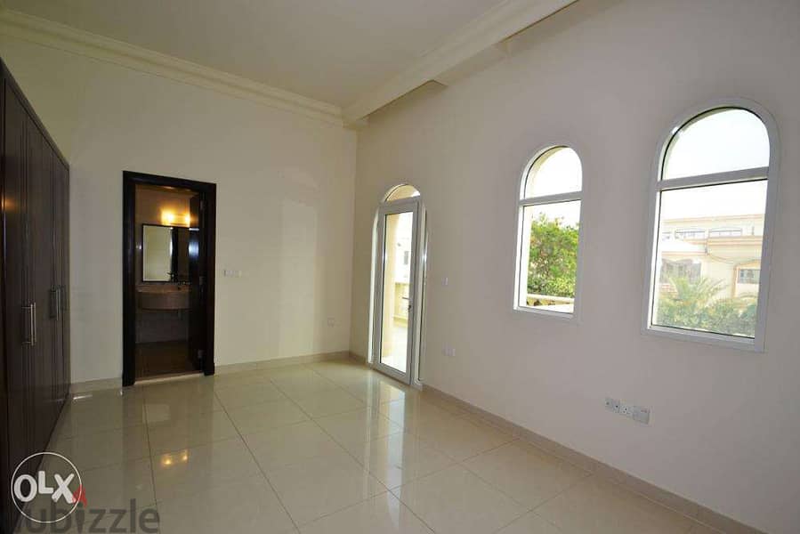 5-bedroom stand-alone villa with private pool near Tawar Mall. 4