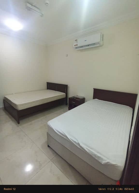 male Bachelor's Room Available 4