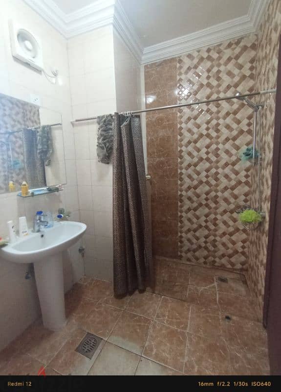 male Bachelor's Room Available 7