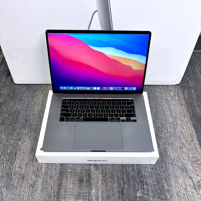 Installment Apple Macbook pro sealed in box WhatsApp:+16266453424 1