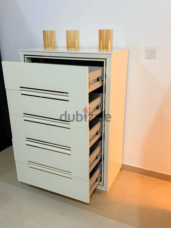 Chest of 5 drawer for sell 1