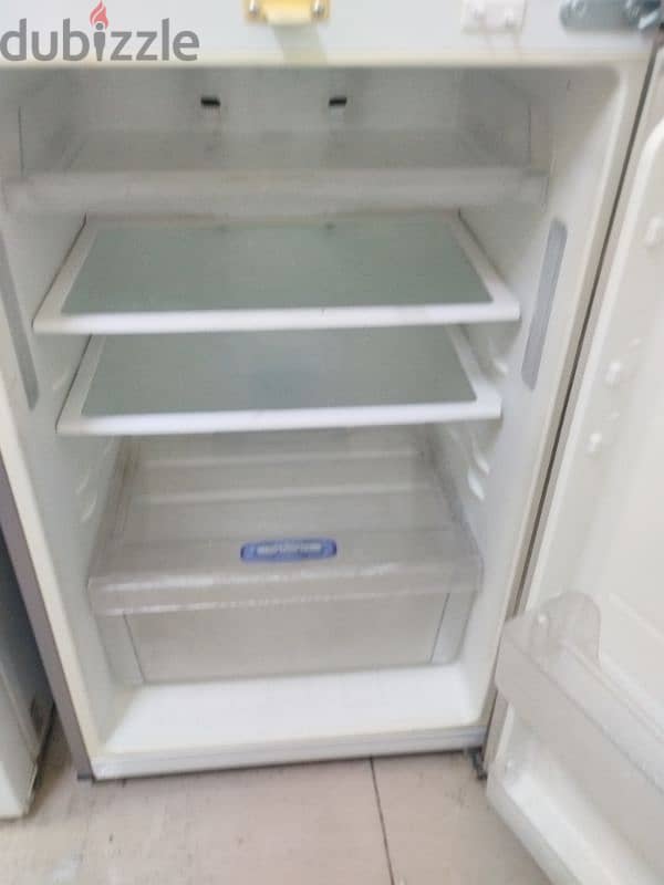 Samsung Fridge For Sale good 4