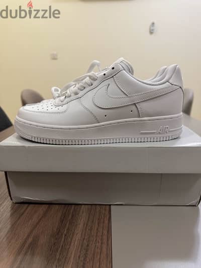 NIKE AIR FORCE 1