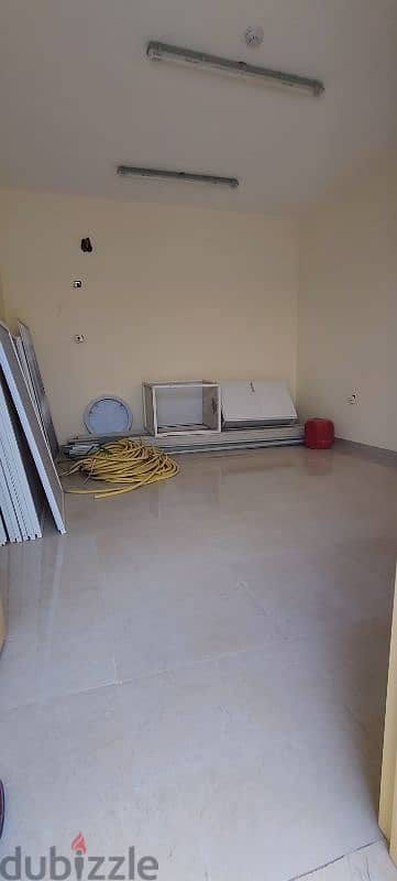 1500 Workshop with 12 Room & Office For Rent 9