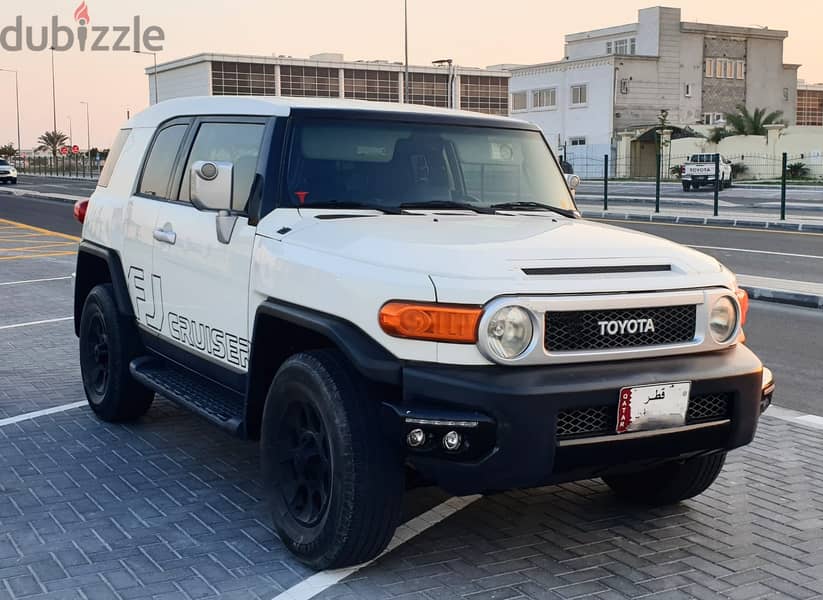 Toyota FJ Cruiser 2012 STANDARD 1