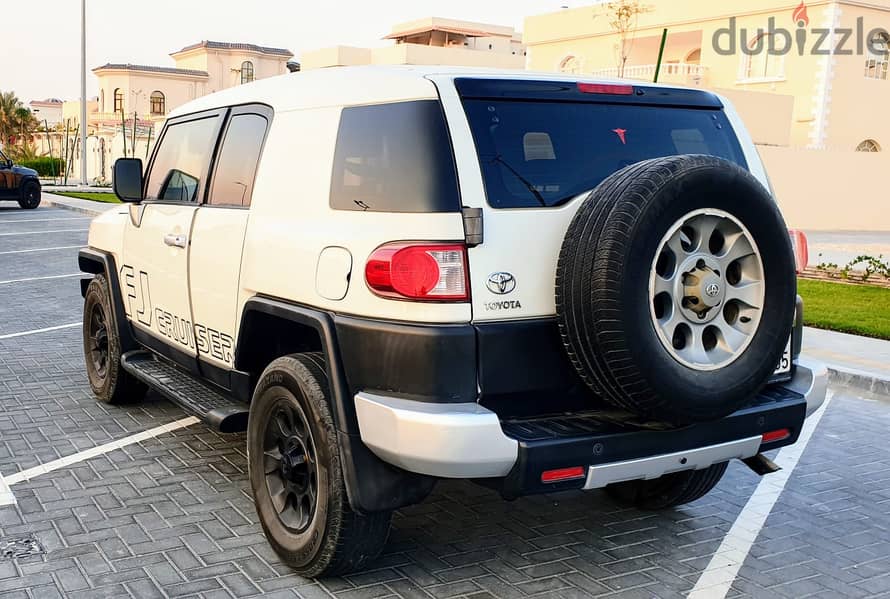 Toyota FJ Cruiser 2012 STANDARD 4