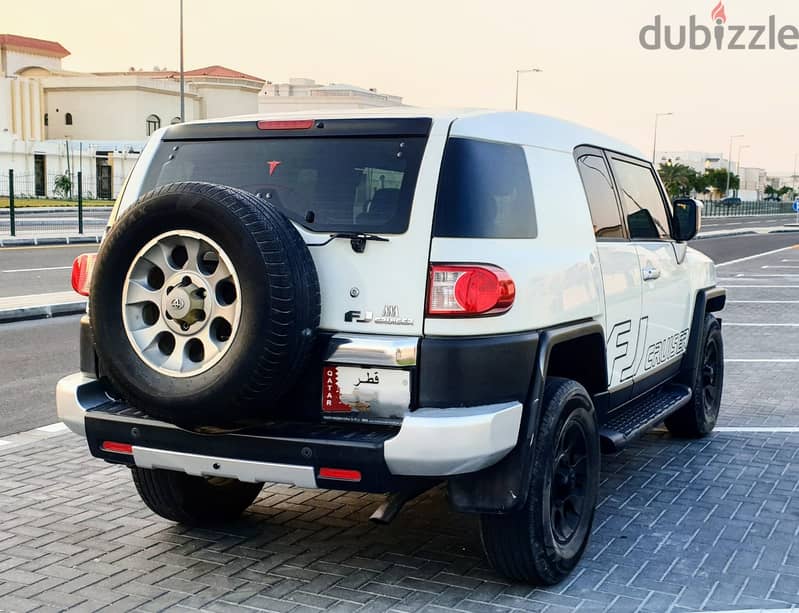 Toyota FJ Cruiser 2012 STANDARD 5