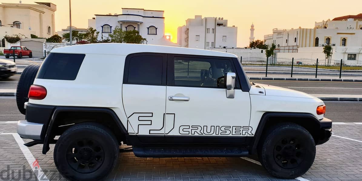 Toyota FJ Cruiser 2012 STANDARD 6