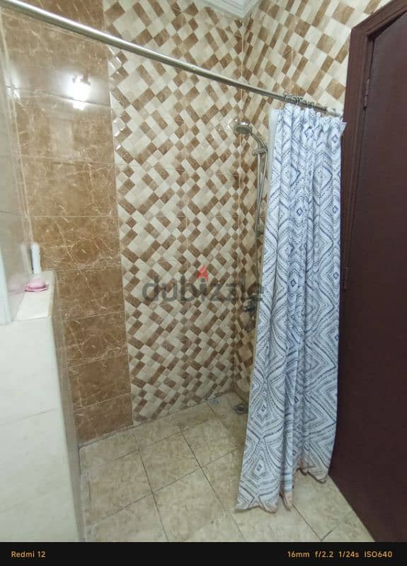 Male Bachelor's Room Available 7