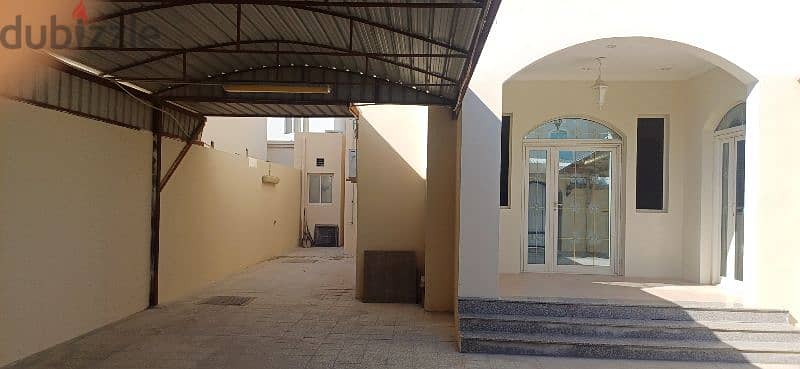 Freestanding Nice& Spacious 6 B/R+ Huge Outhouse Villa near Salwa Road 1