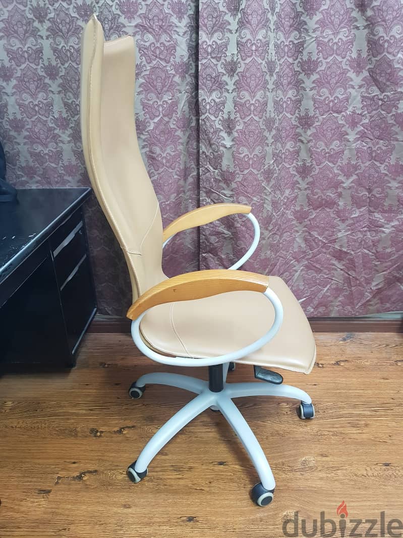 Desk Chair 1