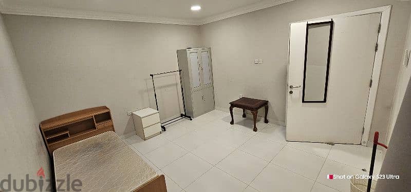 Executive Bachelor Sharing/ Seperate room with attached bathroom 1