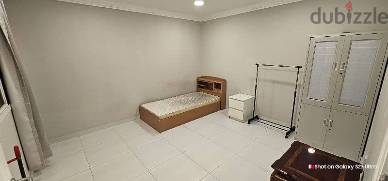 Executive Bachelor Sharing/ Seperate room with attached bathroom 7