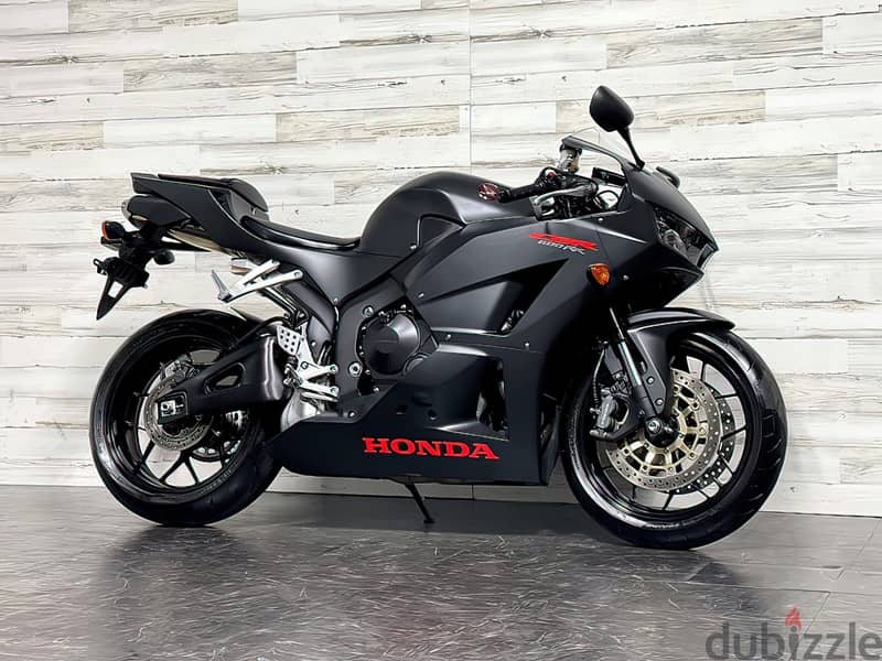 2019 Honda CBR600RR  (+97466574363) 1