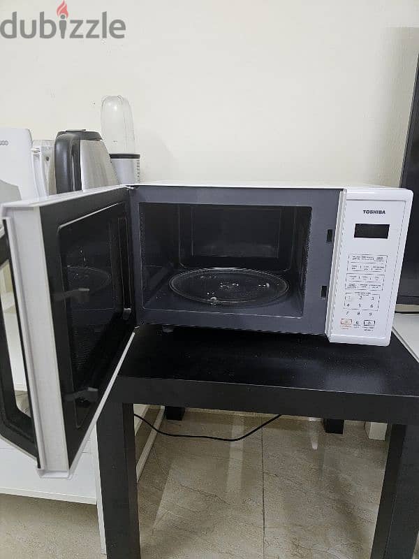 Toshiba Microwave Oven 2