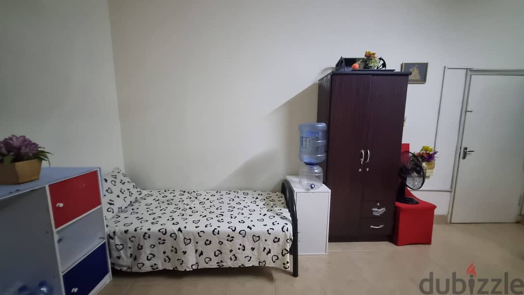 BED SPACE AVAILABLE FOR EXECUTIVE BACHELOR 1