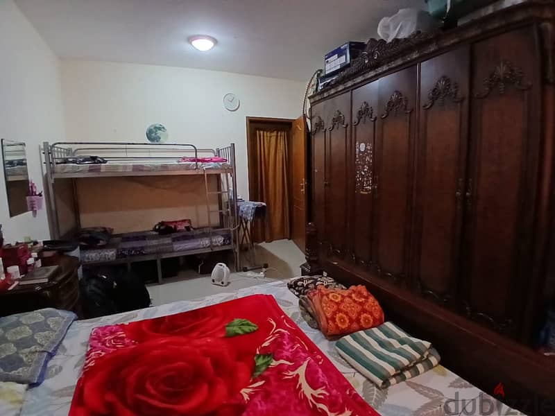 Spacious 2 BHK+2washroom with Balcony + Household items and Furnitures 4