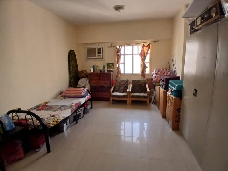 Spacious 2 BHK+2washroom with Balcony + Household items and Furnitures 7