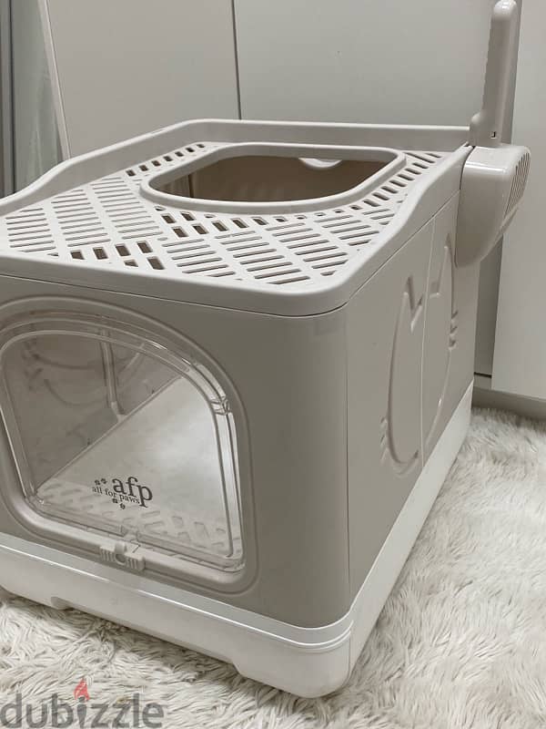 Cat litter box with door flap/ صندوق اللتر للقطط مع باب 0