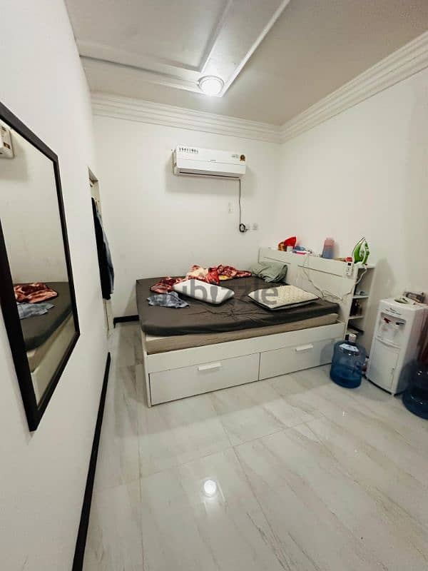 For rent in Al Dafnah area studio - penthouse 1