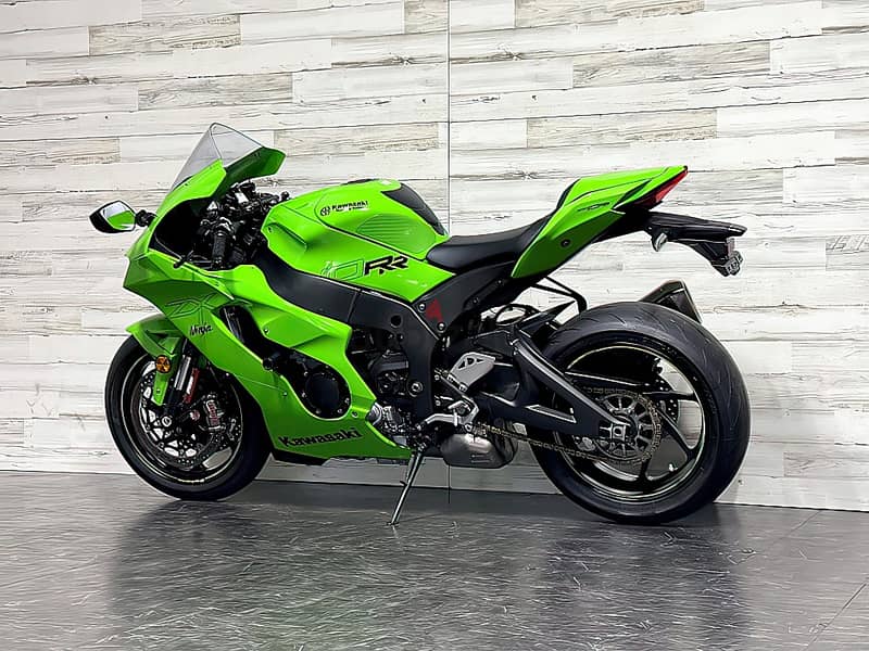 2024 Kawasaki Ninja ZX-10 RR  ( +971 52 300 8603) 1