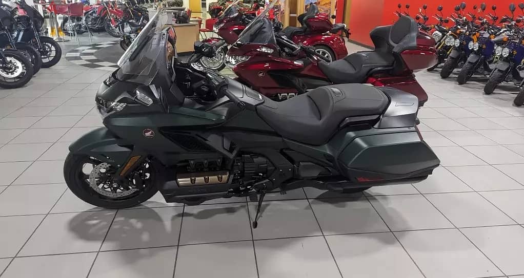 2024 Honda Goldwing Tour DCT Automatic (+971561943867) 2