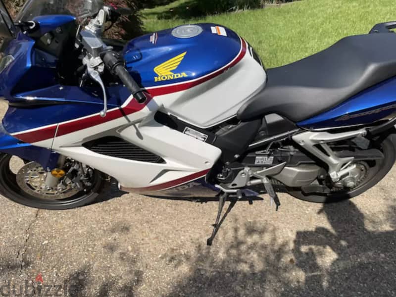 2007 Honda VFR 800 3 INTERCEPTOR (whatsap +971555984521) 2