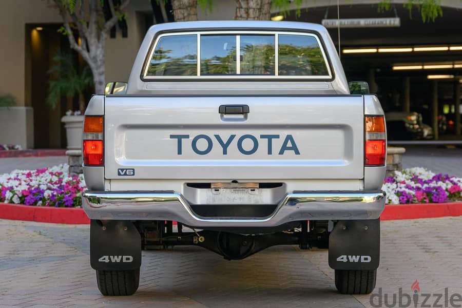 Toyota Camry 1992 1992 Toyota Pickup Deluxe 4x4 WhatsApp +17144191773 2