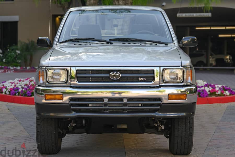 Toyota Camry 1992 1992 Toyota Pickup Deluxe 4x4 WhatsApp +17144191773 3