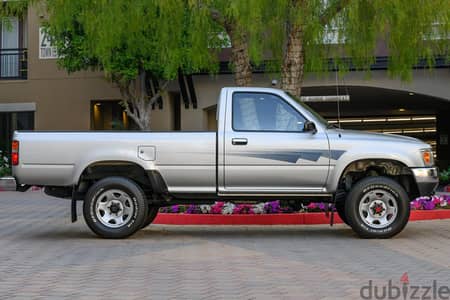 Toyota Pickup 1992 Deluxe 4x4 WhatsApp Chat : +17144191773