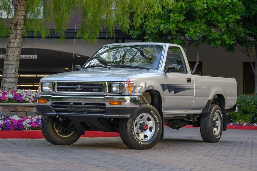 Toyota Camry 1992 1992 Toyota Pickup Deluxe 4x4 WhatsApp +17144191773 5