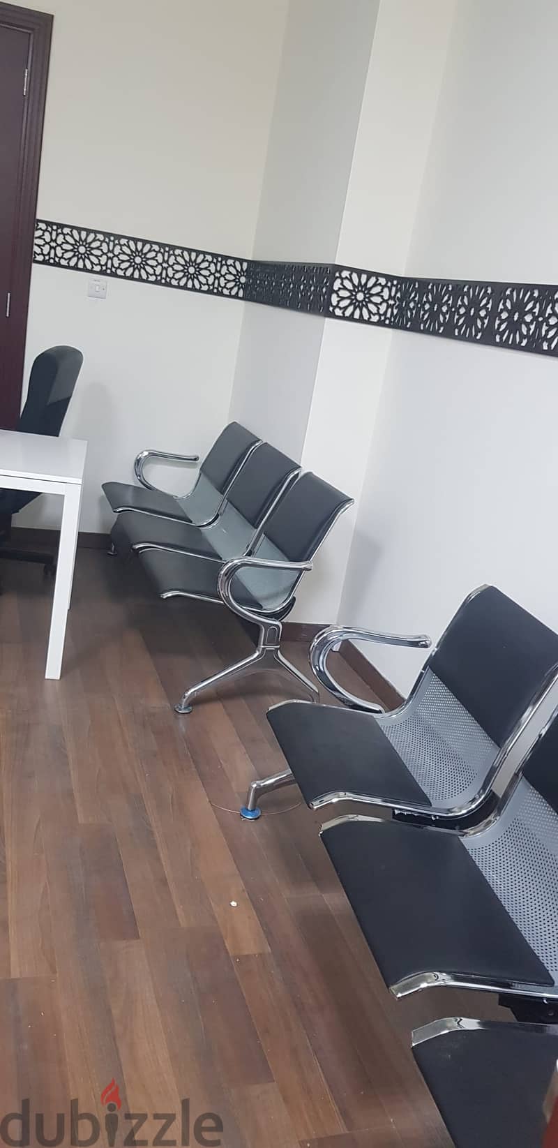 office furniture like new used for short time 0