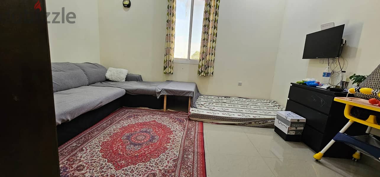 Furnished flat for single bachelor behind old retail mart no deposits 1