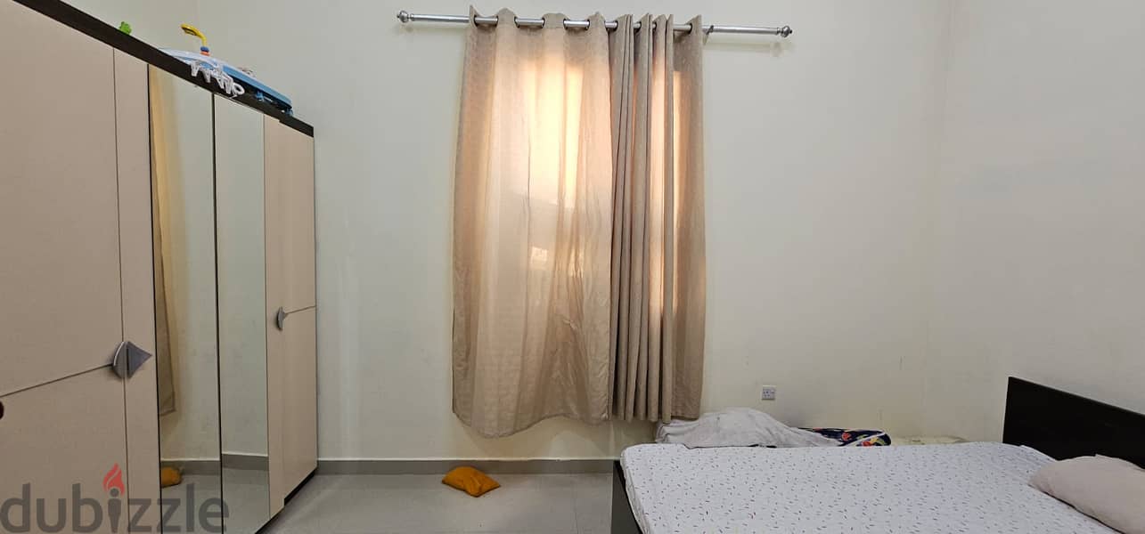 Furnished flat for single bachelor behind old retail mart no deposits 2