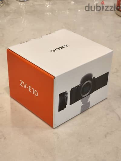 SONY ZV - E10 MIRRORLESS 16-50MM LENS RETAIL KIT