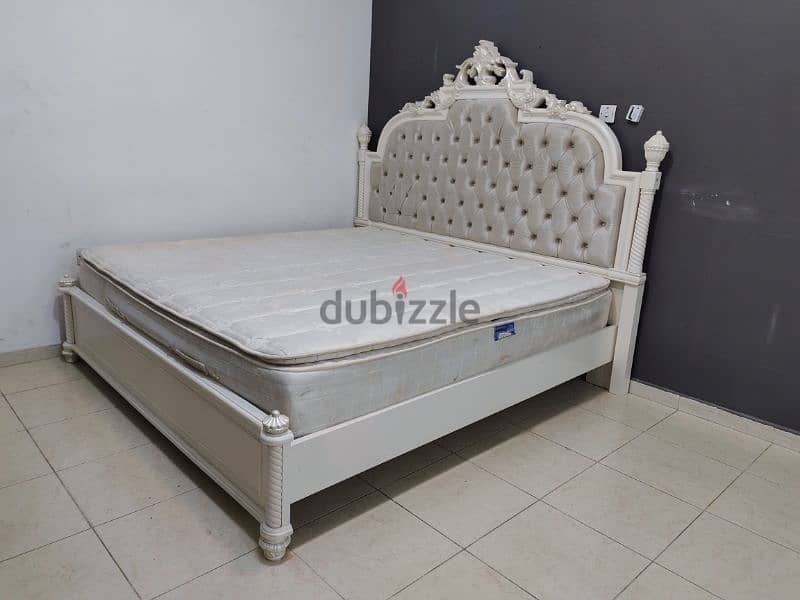 King size bed with mattress for sale 0